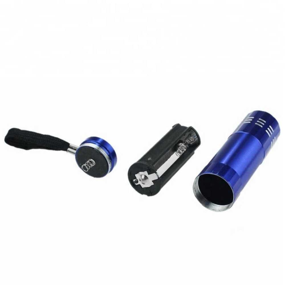9 LED’li Pilli El Feneri Pratik ve Ekonomik Aydınlatma Kompakt Günlük Kullanım WT-036
